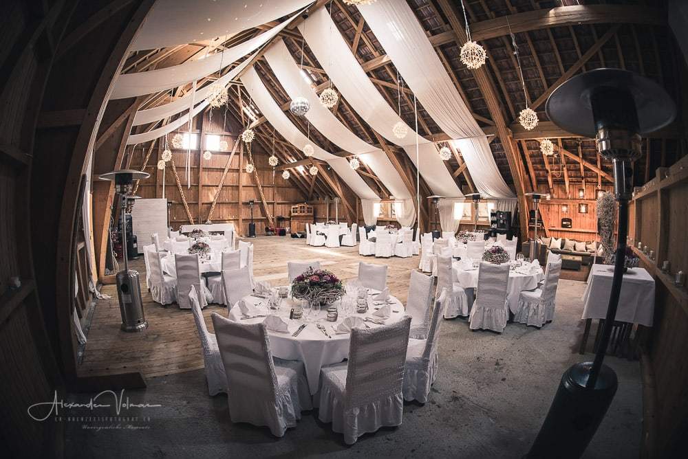 Scheune als Saal im Blüemlismatt