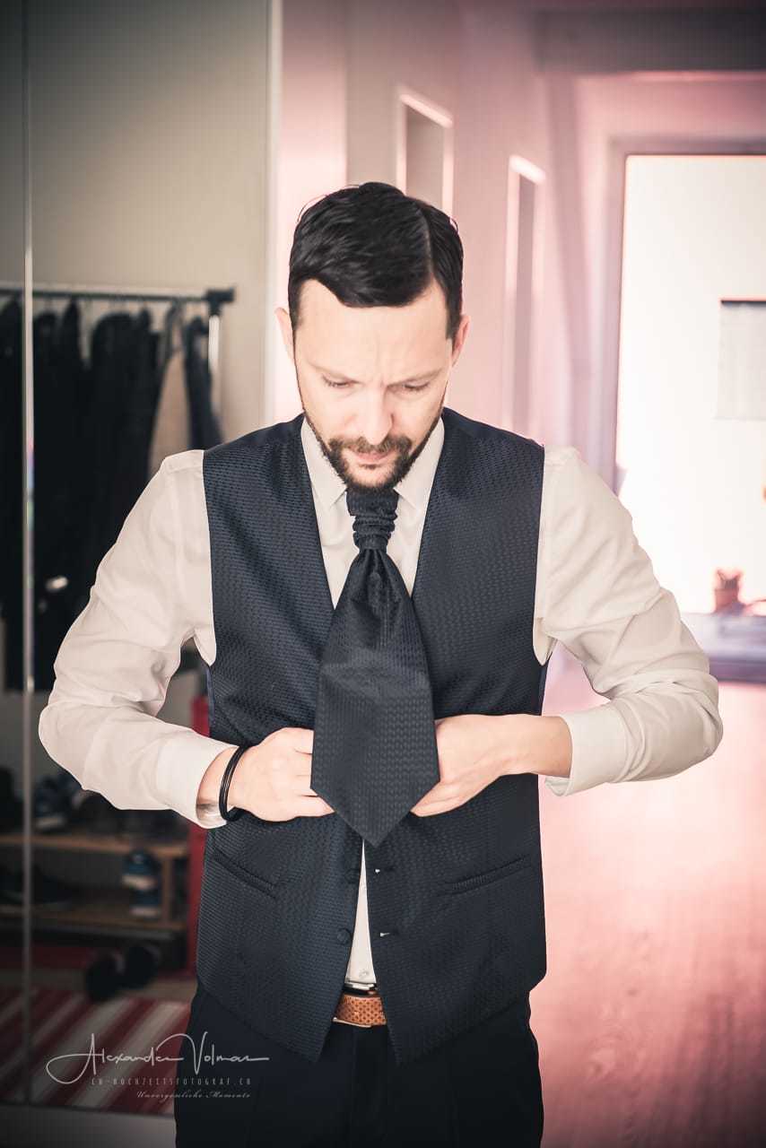 Ankleidung Bräutigam
